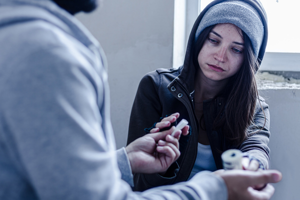 Signs A Loved One Is Hiding An Addiction To Heroin Or Painkillers
